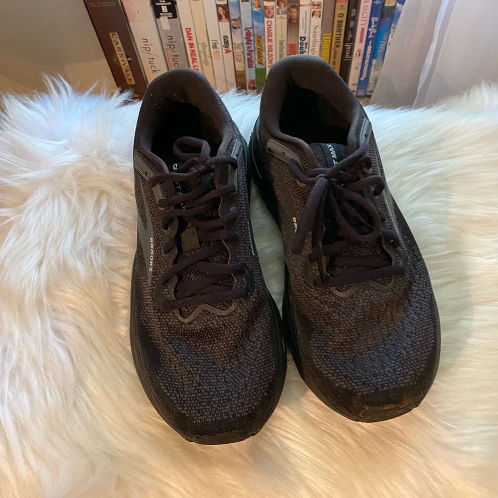 Brooks Ghost Max sneakers
